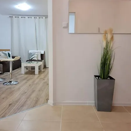 Little Treasure By The Sea Apartman *