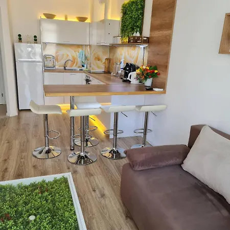 Little Treasure By The Sea Apartman